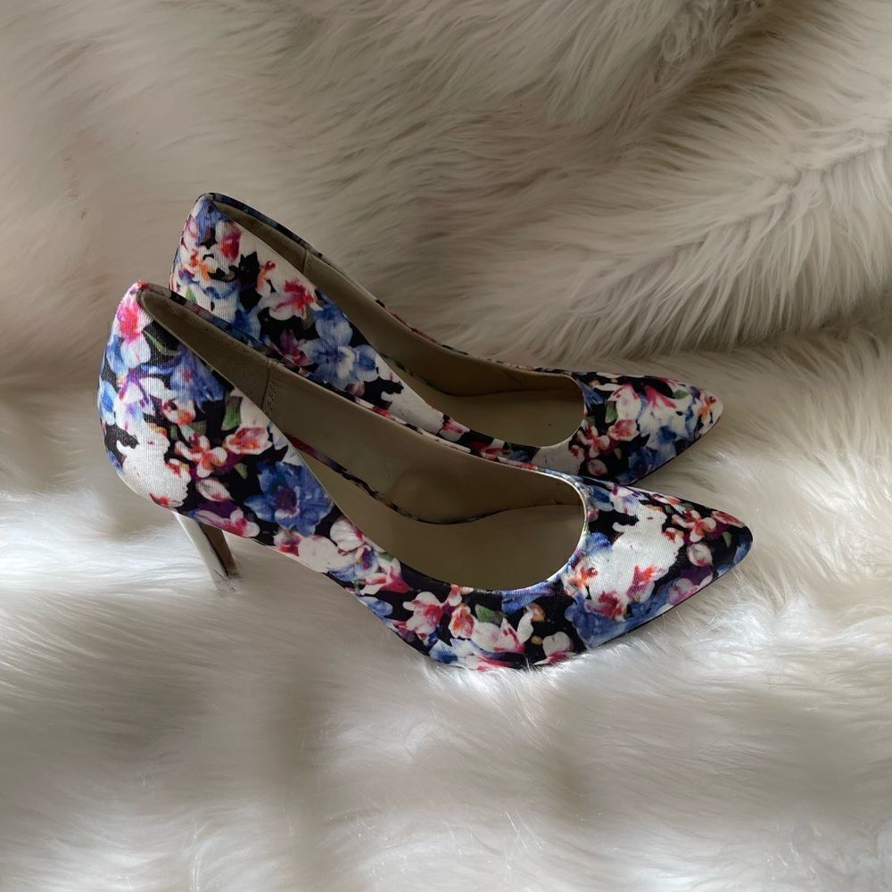 APT9 textile floral prints multi color silver pointed toe shoes size 8.5M